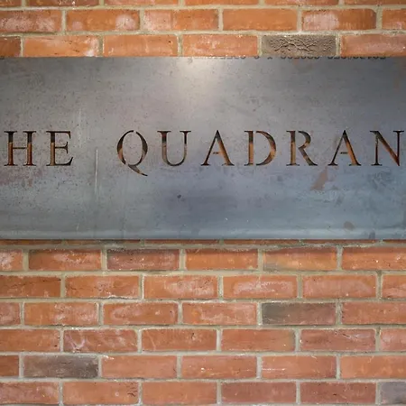 The Quadrant - The Larsen Apartmán *